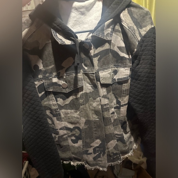 Women’s size XL hooded jacket camouflage/black excellent condition - Picture 1 of 2